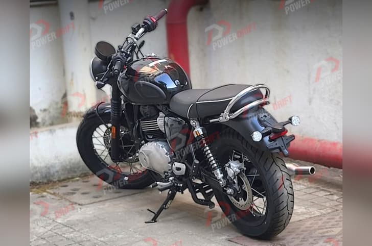 Triumph Bonneville 400 spotted testing in India