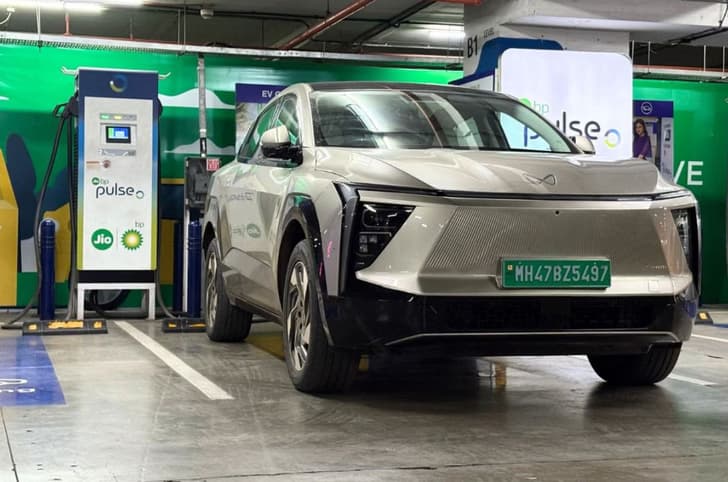 Mahindra XEV 9e charging