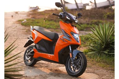 Simple Ultra launched at Rs 2.35 lakh with 400km IDC range