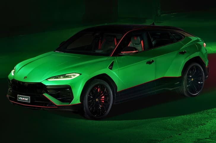 Lamborghini reveals limited-run Urus SE Tettonero Capsule