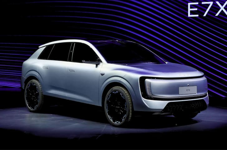 AUDI E7X electric SUV revealed with 751km range Audi E7X electric SUV front quarter static