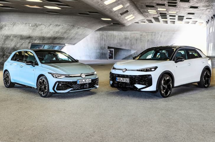 Volkswagen Golf and T-Roc front quarter ststic