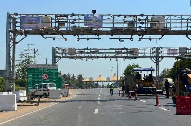 India gets its first barrier-free tolling system in Gujarat