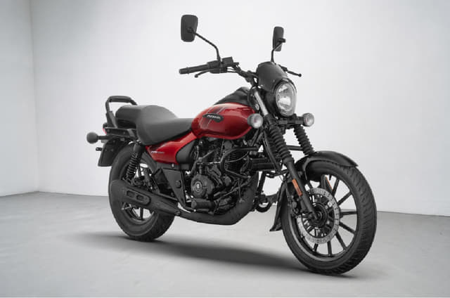 Bajaj Avenger 220 Street launch soon, 160 Street discontinued