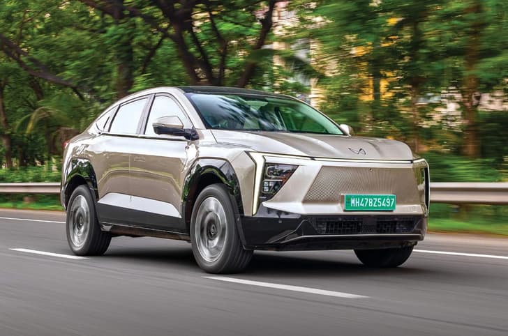 Mahindra XEV 9E Front_Quarter Tracking