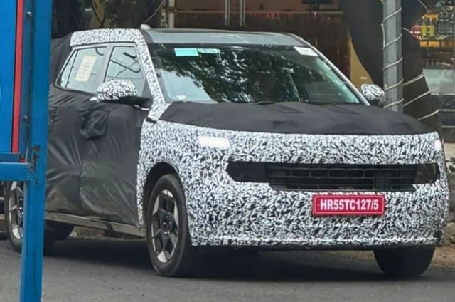 Second-generation Kia Sonet spied for the first time