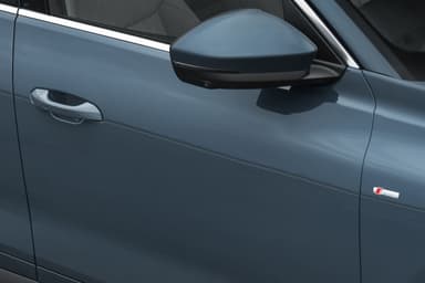 Next-gen Audi Q7 teased ahead of debut this month