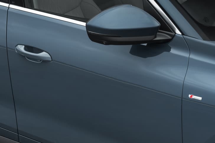 next gen audi q7 teaser