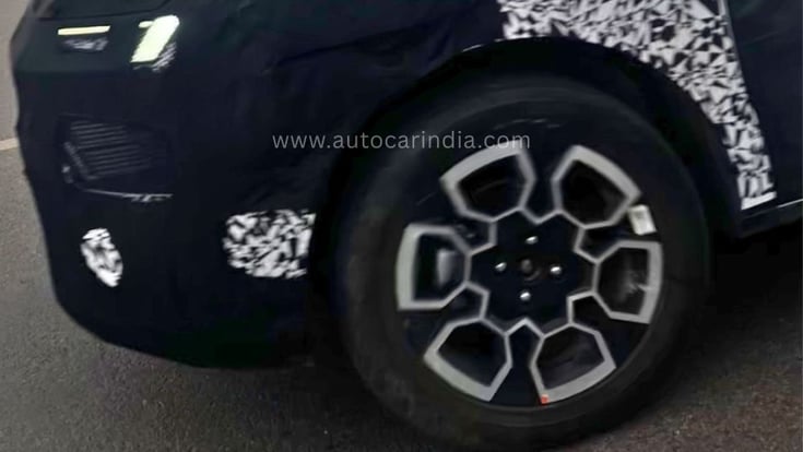Hyundai Bayon-based SUV alloy wheels spied