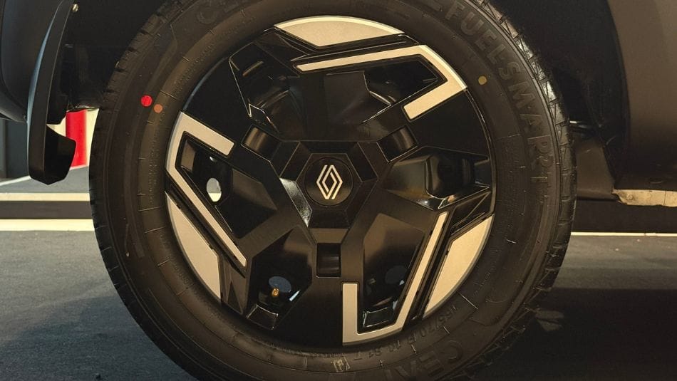 2026 Renault Kwid wheel covers