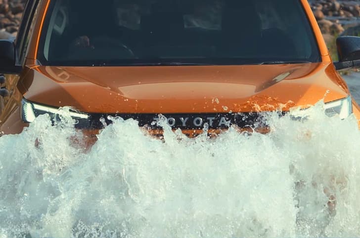 New-gen Toyota Hilux front fascia