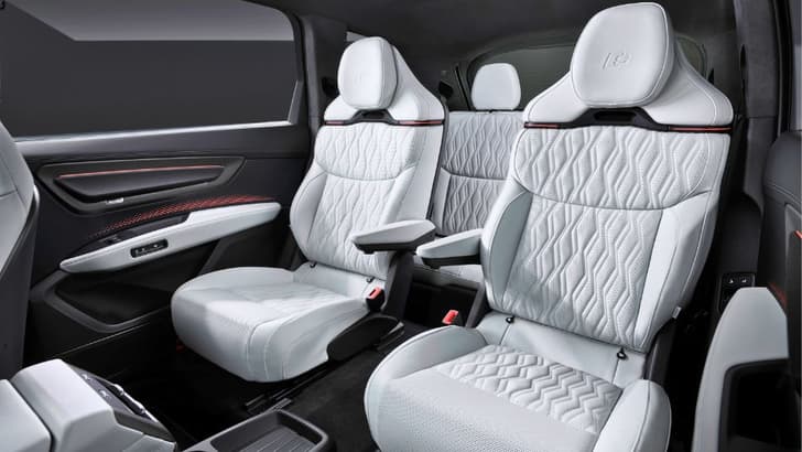Audi SQ9 seats