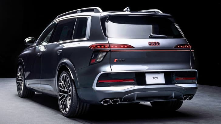 Audi SQ9 rear