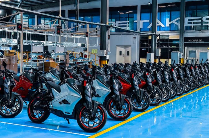 Multiple Ultraviolette F77 bikes inside the factory