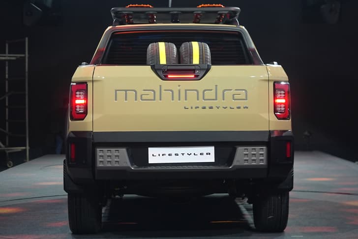 Mahindra Scorpio Lifestyler on stage