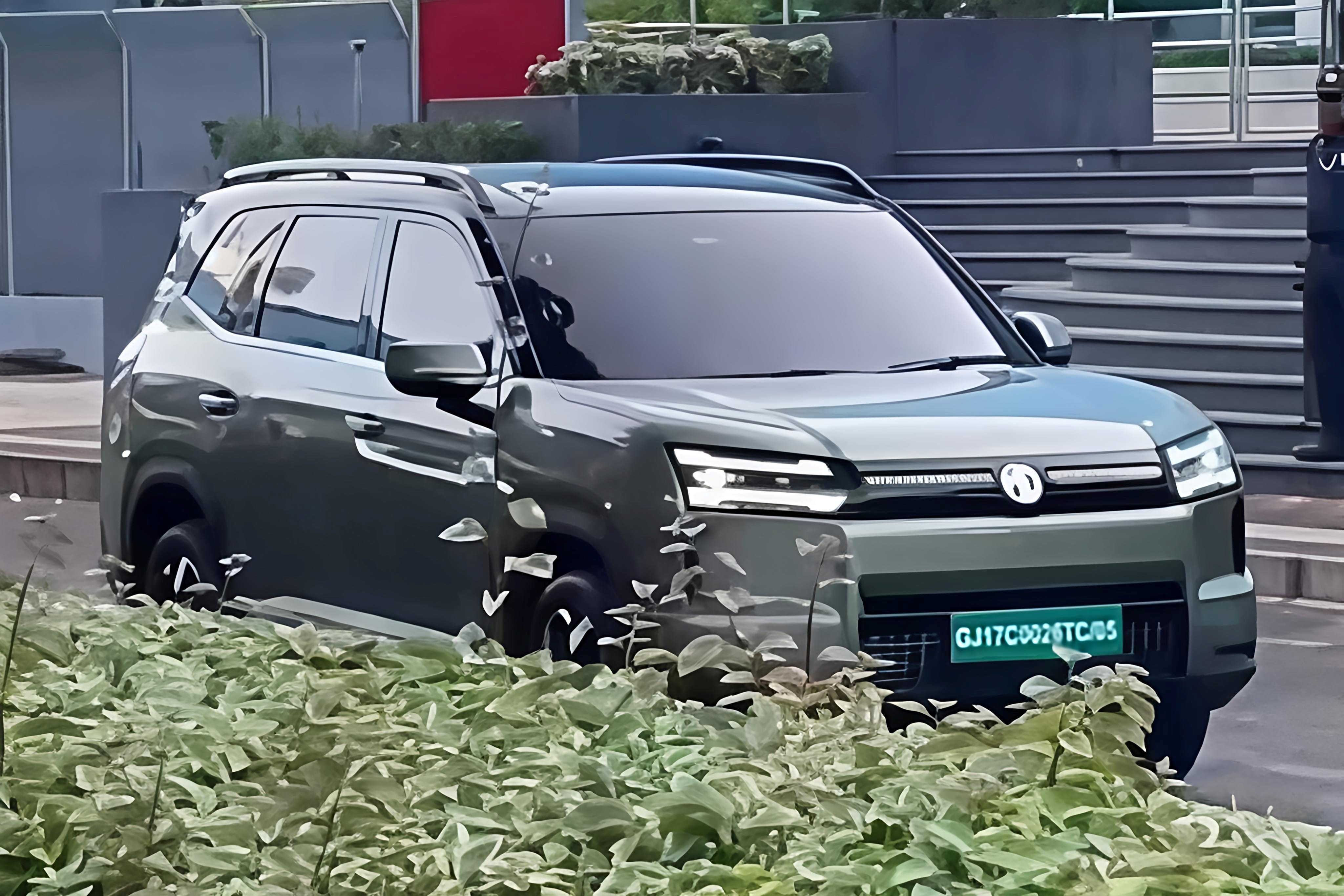 MG Hector Tomahawk EV