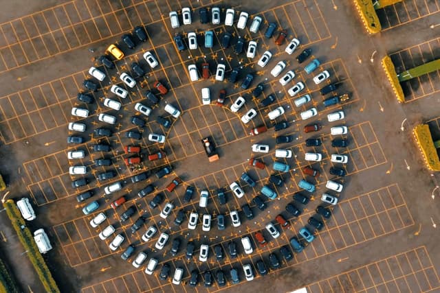 Kia dealer sets national record delivering 150 Syros EVs in one day