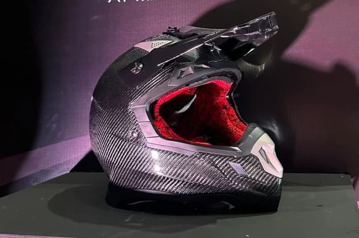 Axor launches updated MX Carbon helmet at Rs 20,000