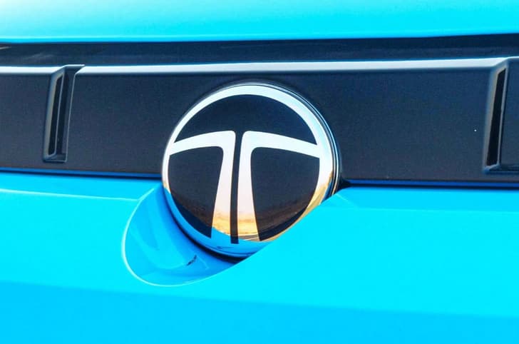 Tata Punch front logo