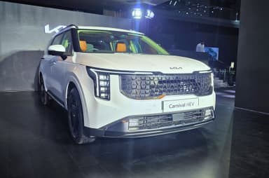 Kia India announces Carnival hybrid specifications