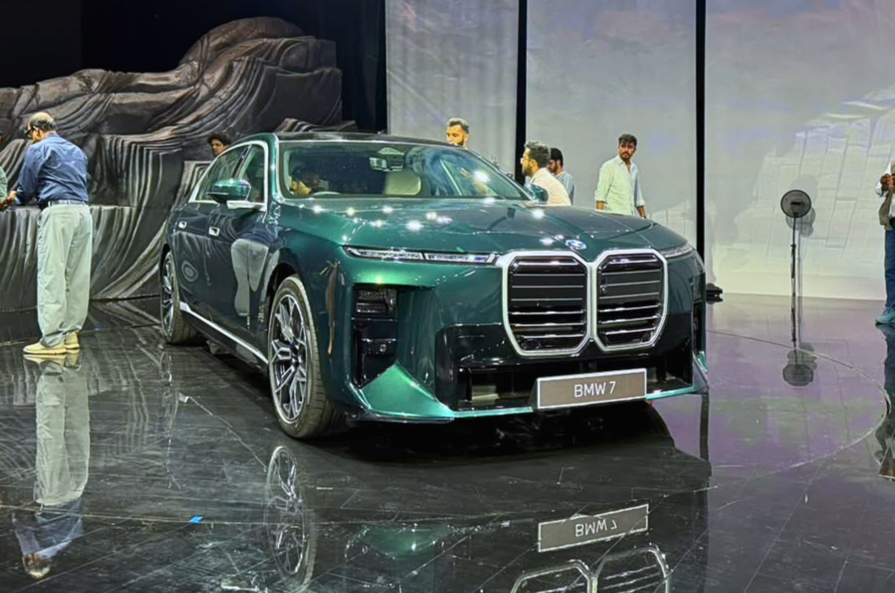 2026 bmw 7 series on stage