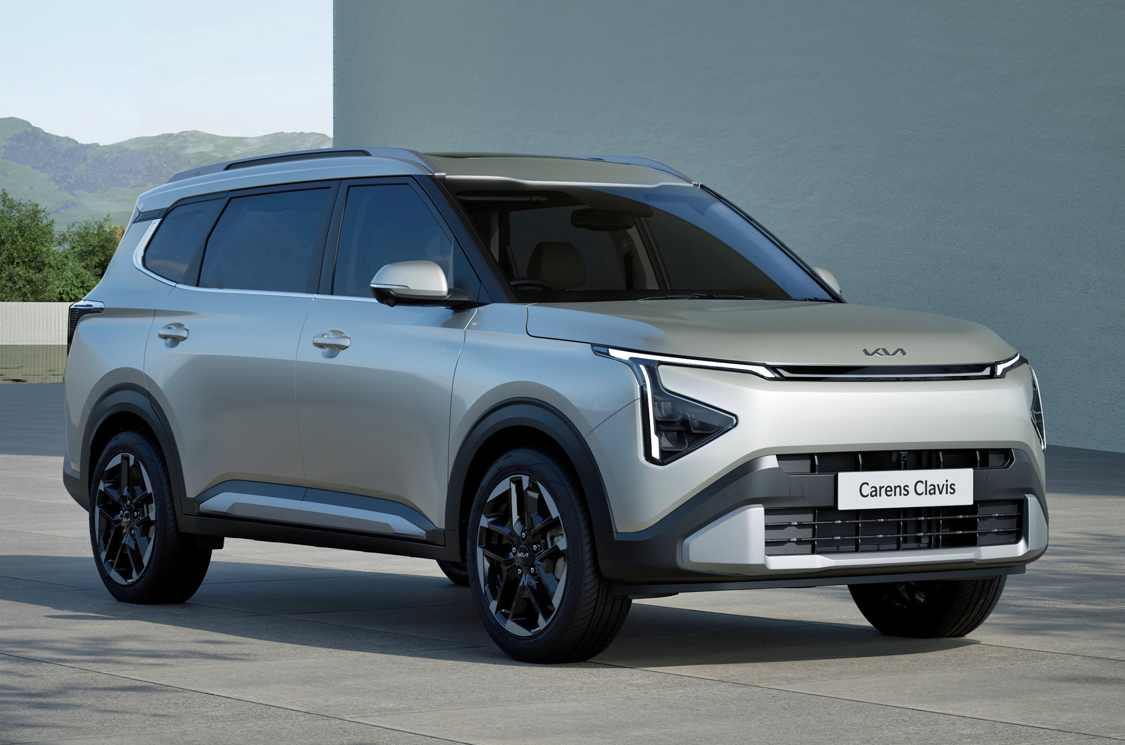 Kia Carens Clavis gets new lower-spec automatic variants