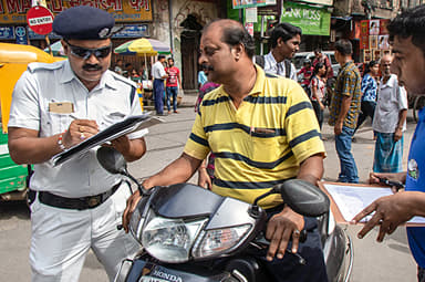 Supreme Court suggests adding unpaid traffic challans to electricity bills