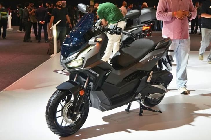 Inside image showing the Honda ADV160's front left quarter.