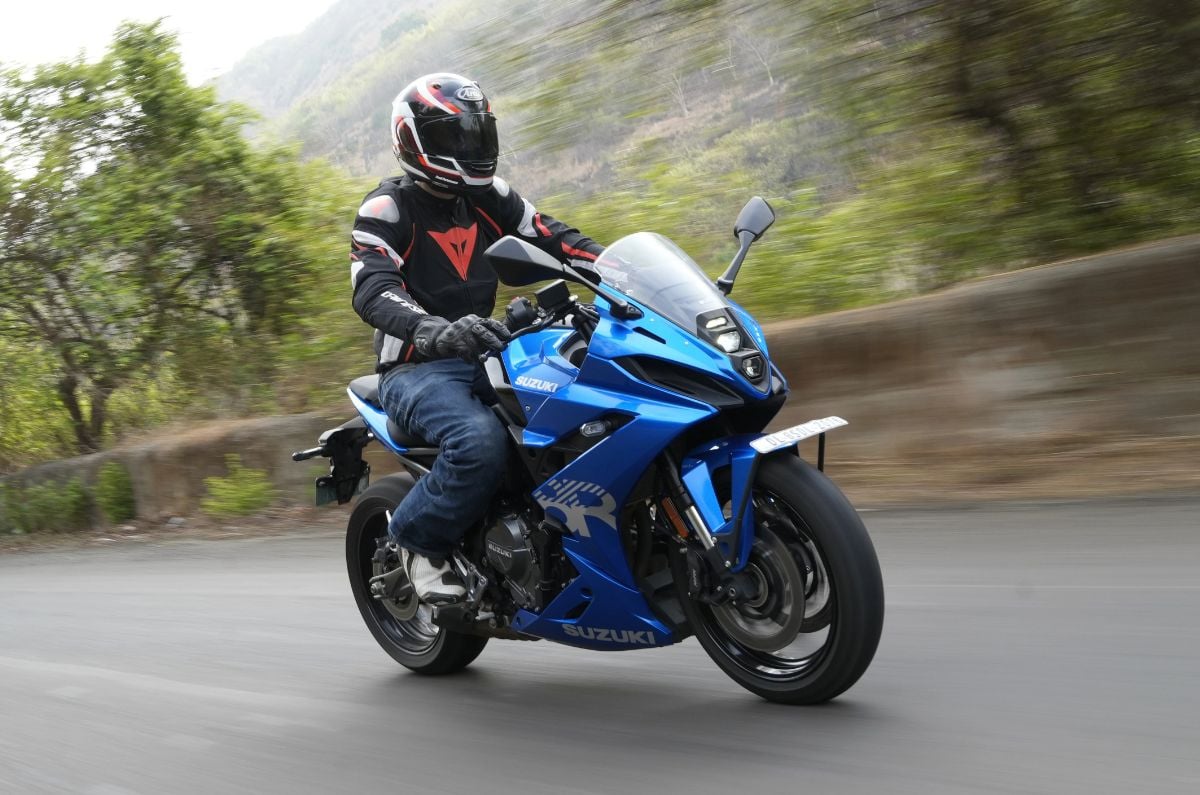 Suzuki GSX-8R front right quarter in Metallic Triton Blue.