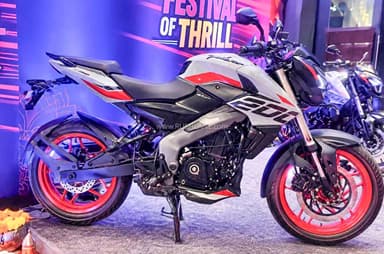 Bajaj Pulsar NS200 Updated with Quickshifter and TFT display
