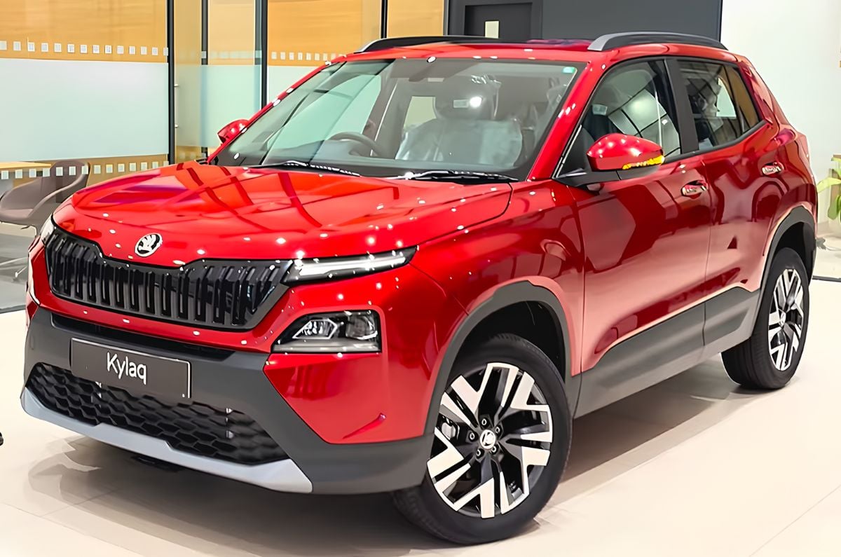 Skoda Kylaq front quarter static