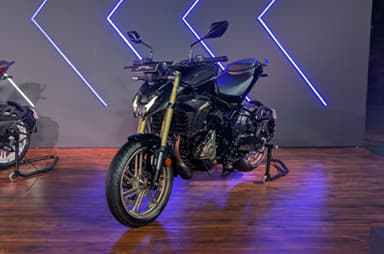 Hero Xtreme 250R Carbon launched at Rs 1.98 lakh