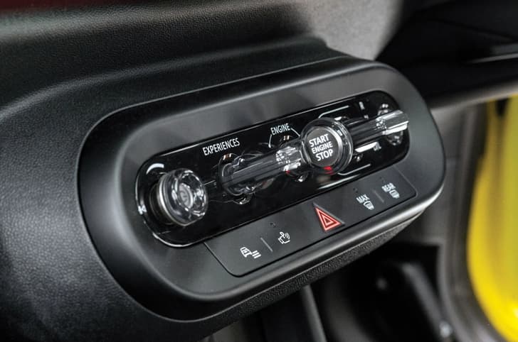 2024 Mini Copper centre console