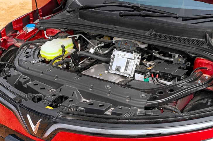 Vinfast VF7 frunk Vinfast VF7 frunk