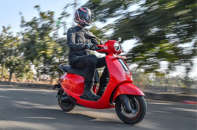 Bajaj Chetak C25 review: Small, simple and cheerful