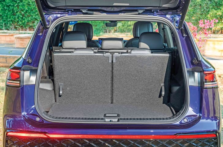 Volkswagen-Tayron-boot-space 