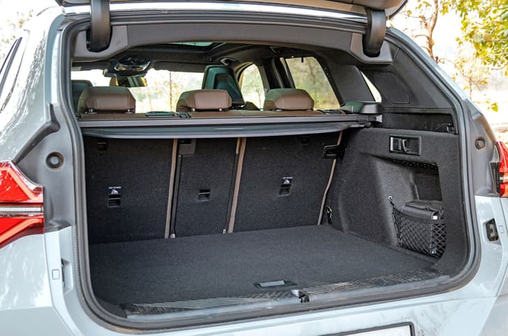 BMW X3 30 xDrive boot 