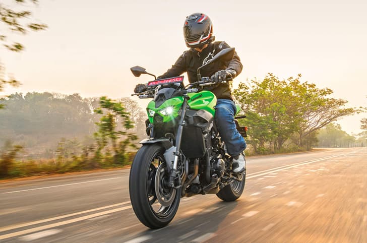 Kawasaki Z900 riding shot