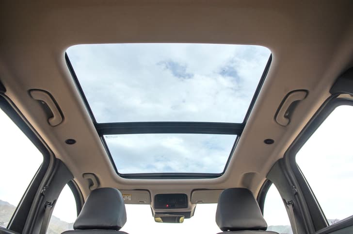 Renault Duster panoramic sunroof Renault Duster panoramic sunroof