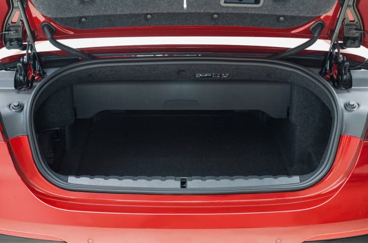 BMW M440i Convertible boot