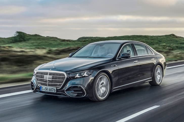 Mercedes-S-Class-facelift-front-quarter-tracking Mercedes-S-Class-facelift-front-quarter-tracking