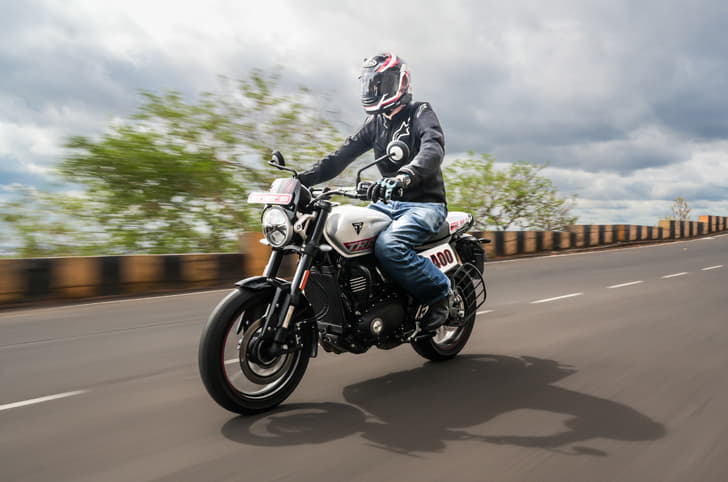 Tracker 400 tracking shot