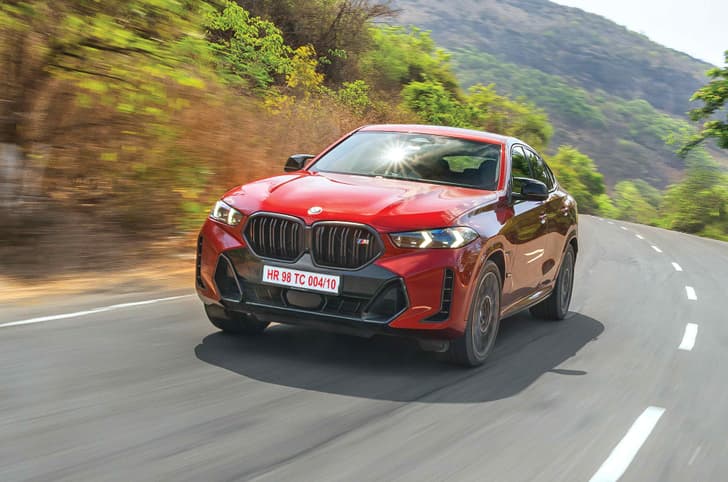 BMW X6 M60i xDrive driving