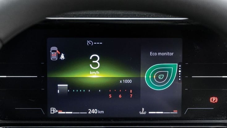 Renault Duster 1.0-litre turbo 7-inch driver's display