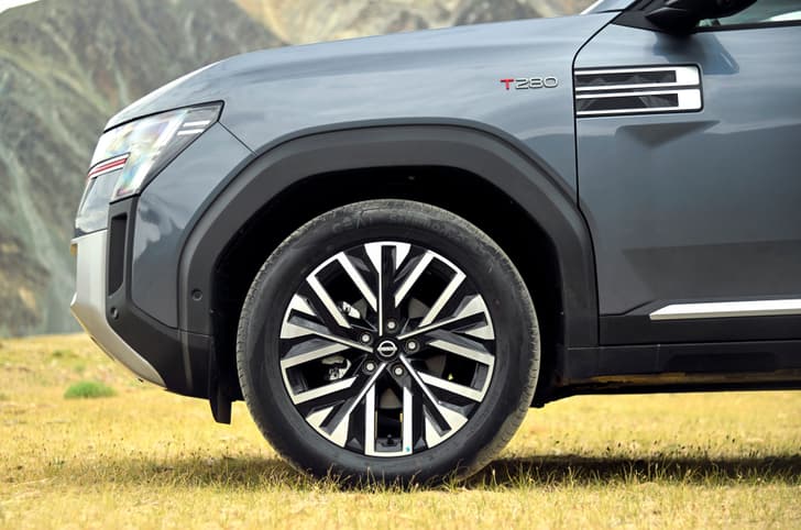 Nissan Tekton alloy wheels Nissan Tekton alloy wheels