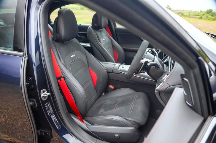 Mercedes-AMG E53 front seats 