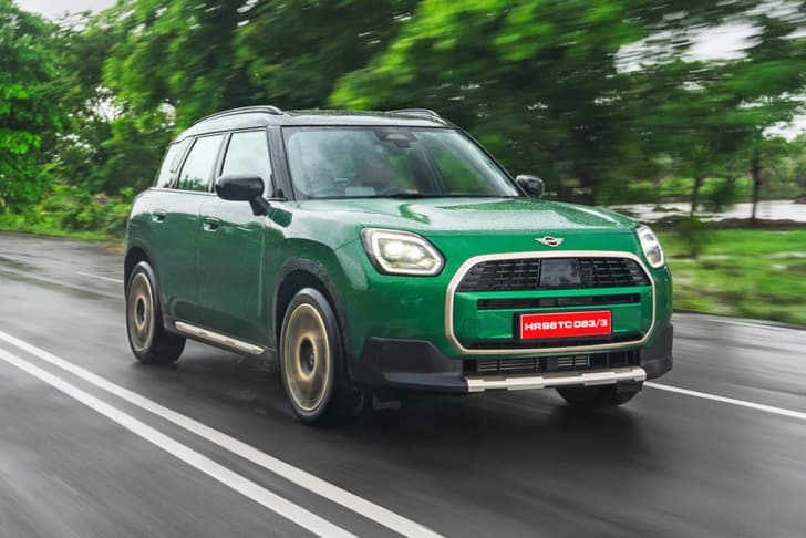 2026 Mini Countryman C Review – Can it be a serious luxury SUV? 2026 Mini Countryman C driving