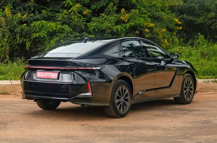 Lexus ES350h rear quarter static Lexus ES350h rear quarter static