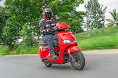 Simple Wave 3.7 review: A promising family EV but…