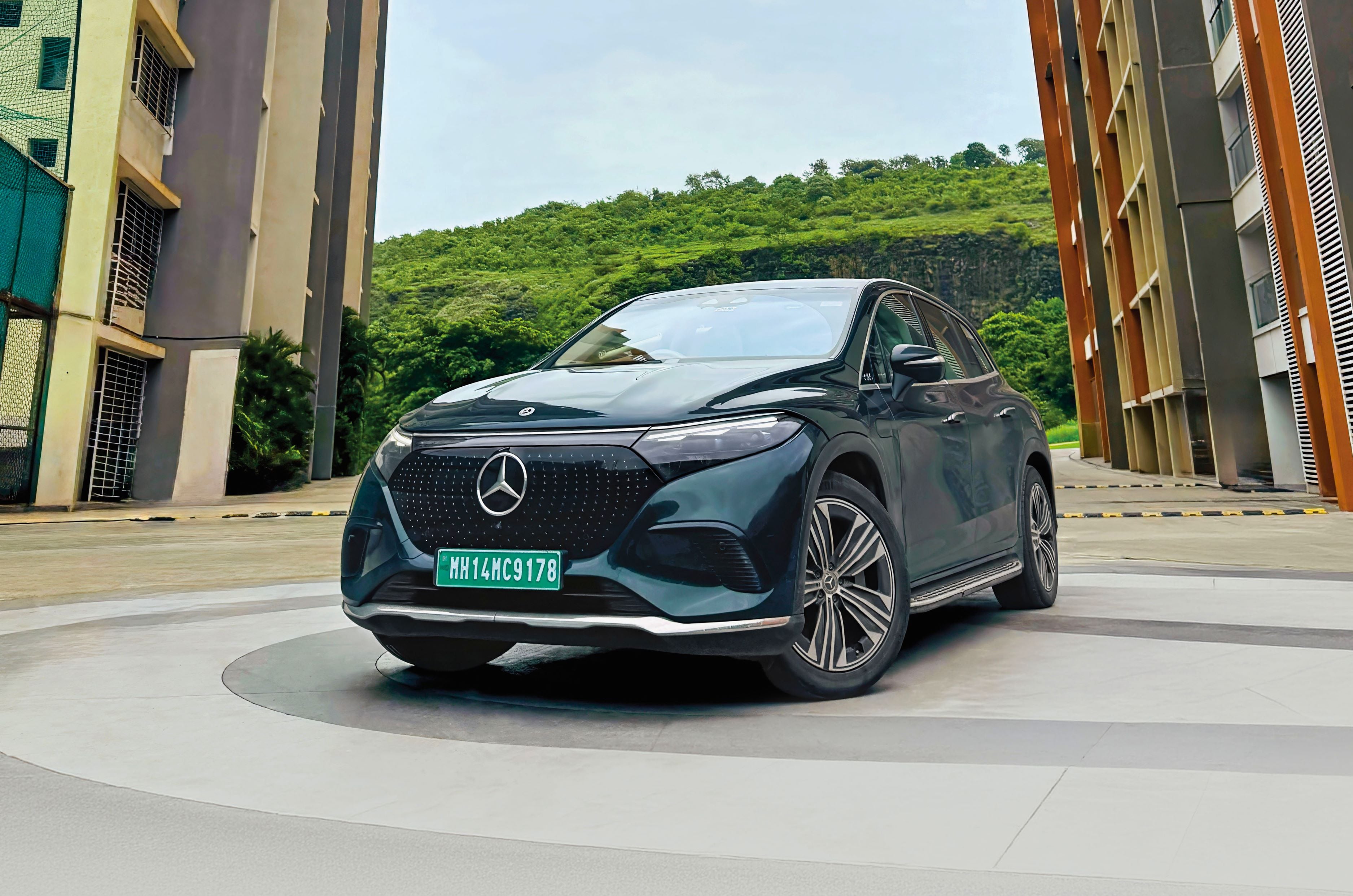 mercedes benz eqs suv